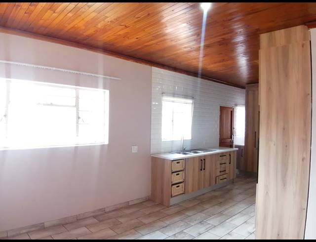3 BEDROOM FREESTANDING SOLD IN RANDLESPARK